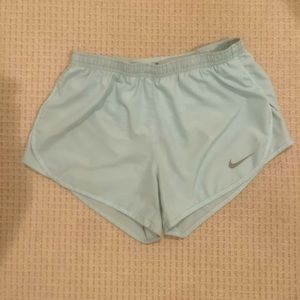 Nike women’s size S running short